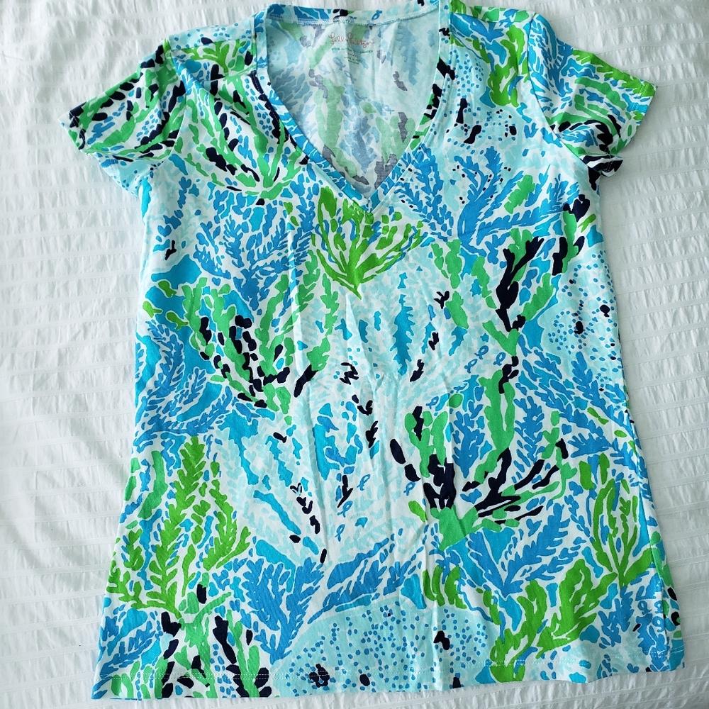 Lilly pulitzer shirt v neck